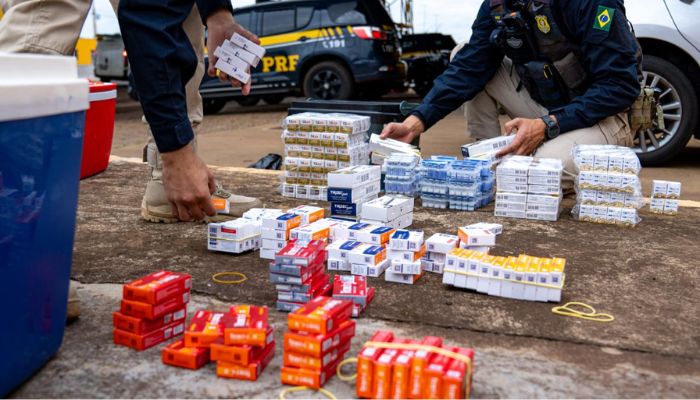 PRF prende 4 pessoas por contrabando de medicamento na BR-277 em Cascavel (PR)